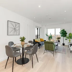 Urban Luxe Retreat Apartment