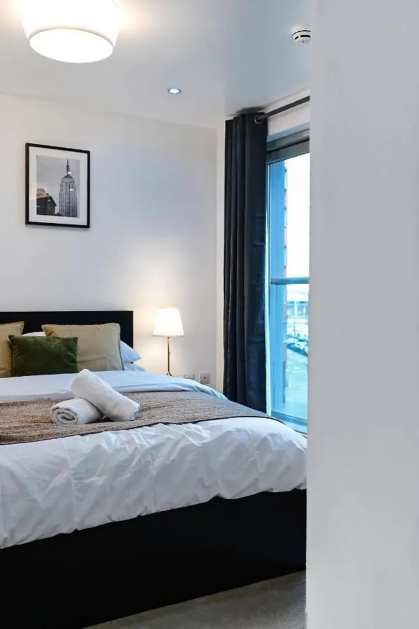 Khayat Homes - The Cosmo - Two Bed London 0*,