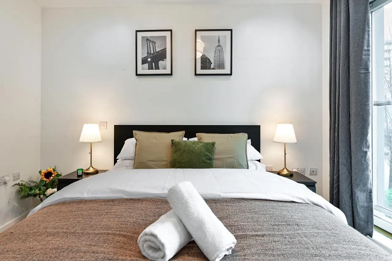 Khayat Homes - The Cosmo - Two Bed London Apartment